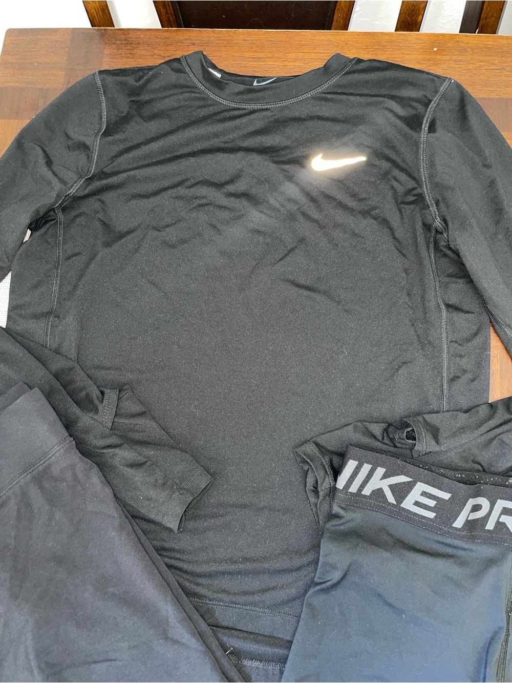 Nike Pro Women’s 3-Piece Bundle Black Compression Top Leggings Shorts Size Small - Picture 3 of 4